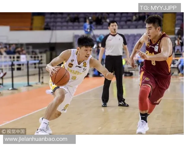 武汉篮球队创新盯防战术解析助力球队崛起与发展